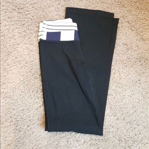 !!SOLD ON MERC!! lululemon yoga pants